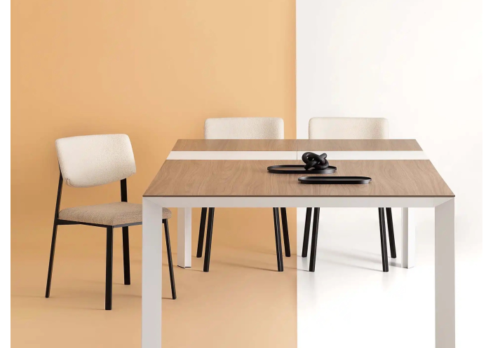 pointhouse-diamante-stalas-ease-baldai-16_1791814544-f9e57e10f0049da81f8cdacc64815638.jpg