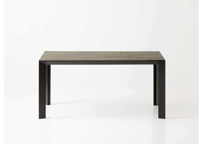 pointhouse-diamante-stalas-ease-baldai-6_1791813948-b257eee161c422444f1dca197536a344.jpg