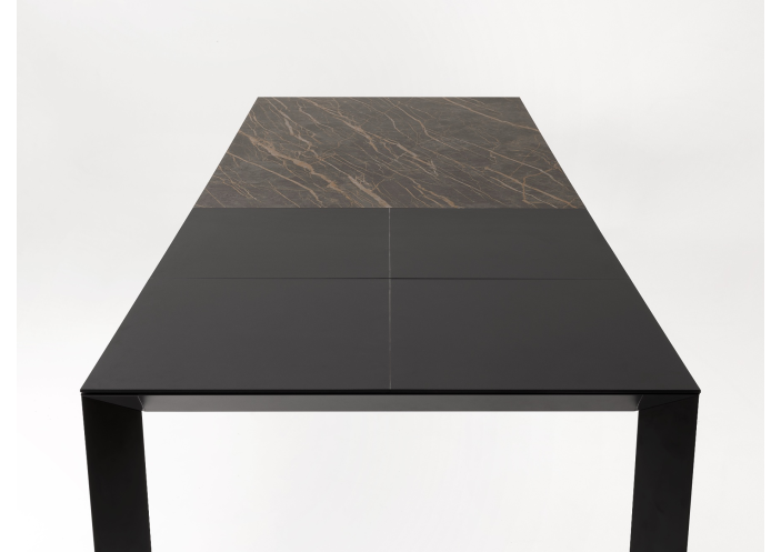 pointhouse-diamante-stalas-ease-baldai-8_1791813948-8ce6fe90d6bd0fb39492568dea4cab76.jpg